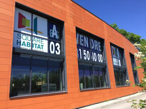 Vitrophanie pour la vente d'un local